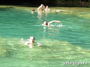 Semuc Champey swimming in blue water