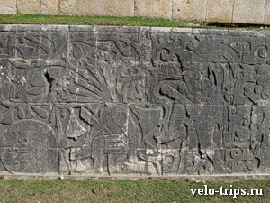 Mexico, Chichen-Itza. Wall work and pictures