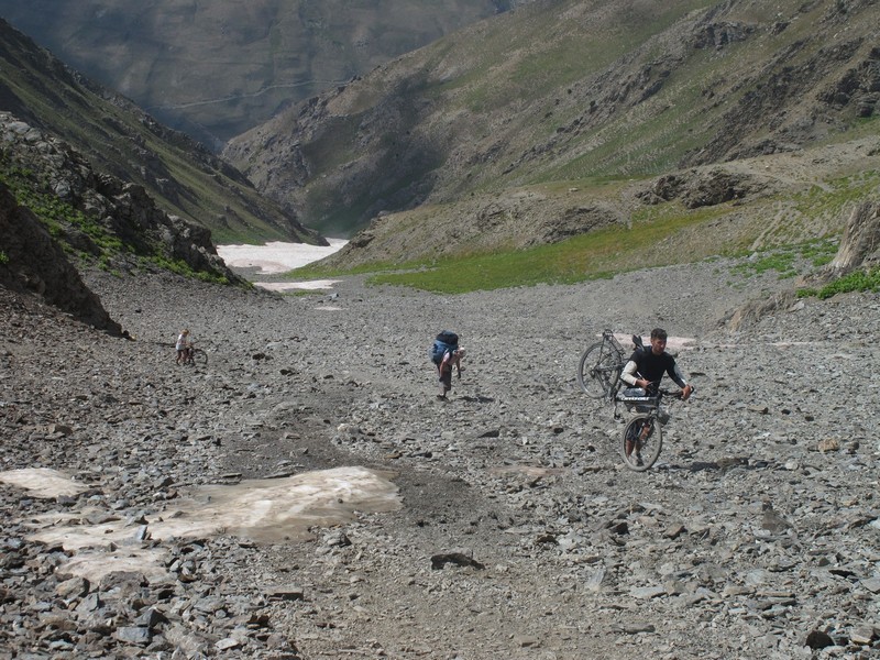 Tajikistan, Rost pass. Hauling bicycles
