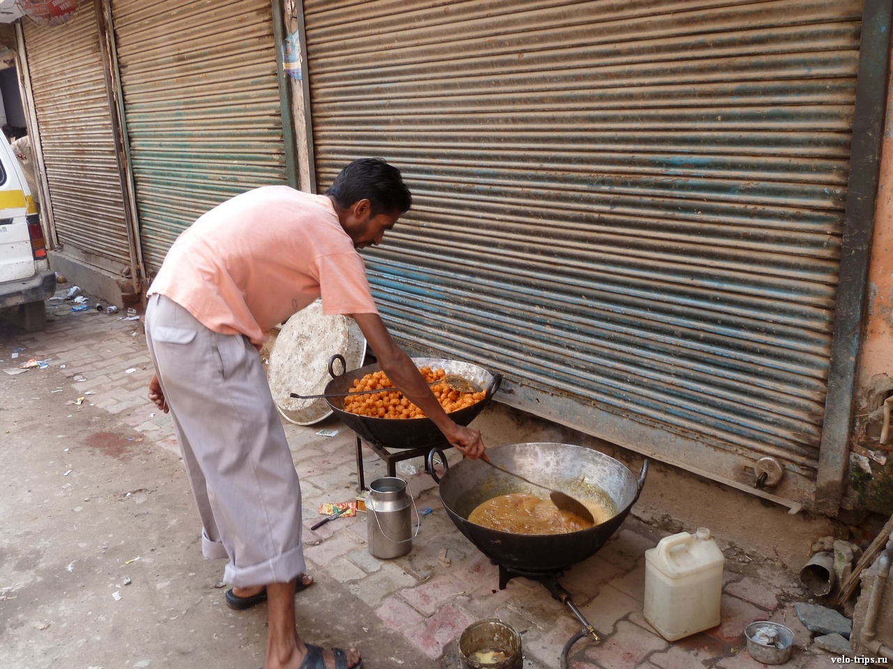Street fast food in Delhi, India