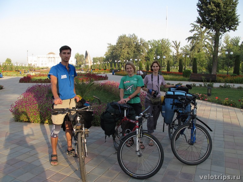 Tajikistan, Dushanbe. President palace and bicycles