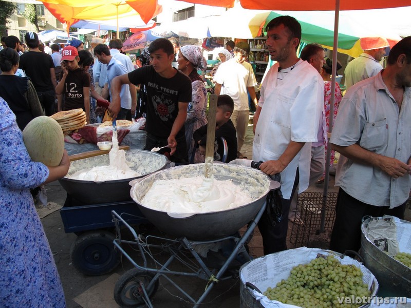 Tajikistan, Dushanbe. Gogol-mogol on the market