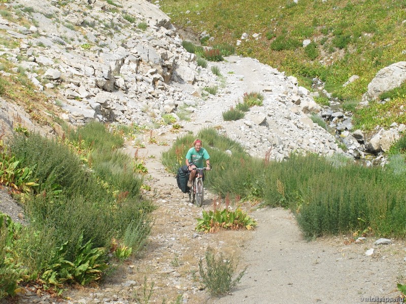 Tajikistan, Rufigar. Sveta cycling to the mountain