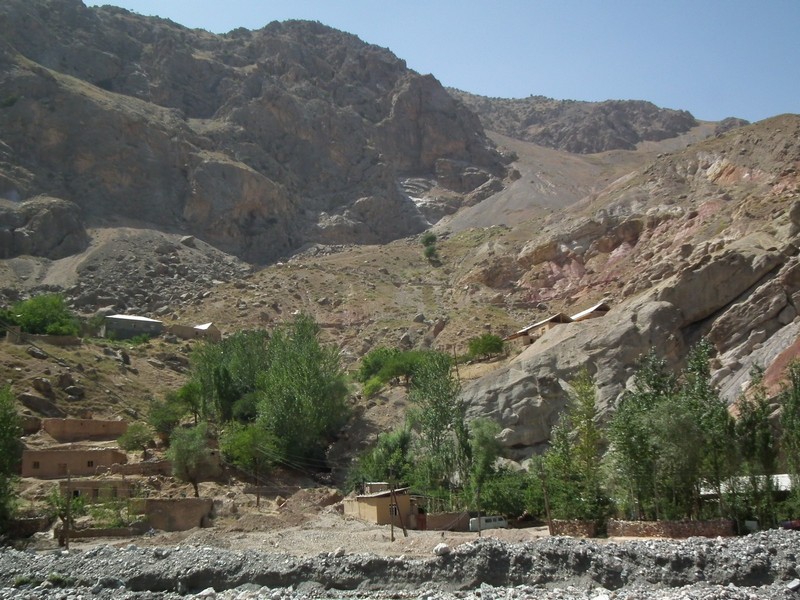Ayni - Panjakent. Road mountain views